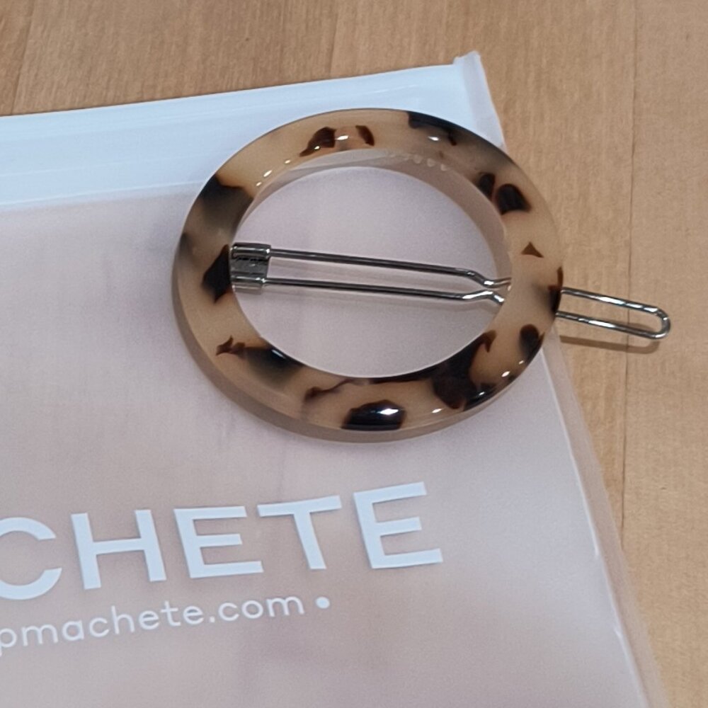 Machete Circle Clip in Blonde Tortoise